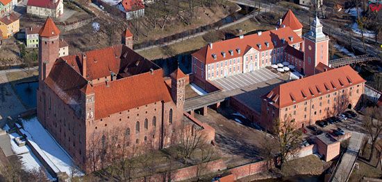 Zamek biskupow warminskich w Lidzbarku Warminskim. Lotnicze, EU, Pl, warm-maz.